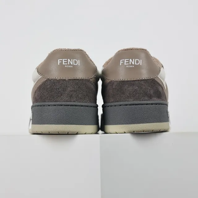Fendi Gris Beige Sneakers à Partie Supérieure en Matériau Mixte avec Panneaux en Daim et Cuir 8