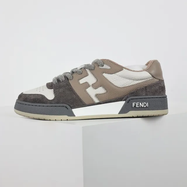 Fendi Gris Beige Sneakers à Partie Supérieure en Matériau Mixte avec Panneaux en Daim et Cuir 9