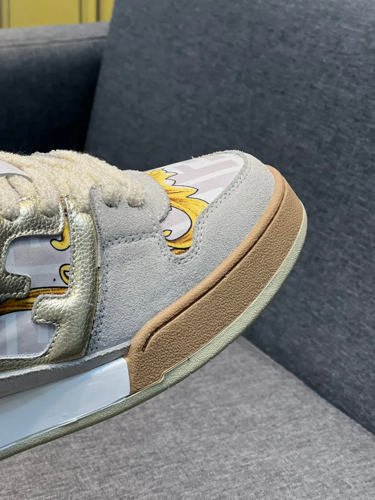 Fendi Gris Or Stratifié Matériau Mixte Supérieur FF Monogramme Print Lifestyle Sneakers 4