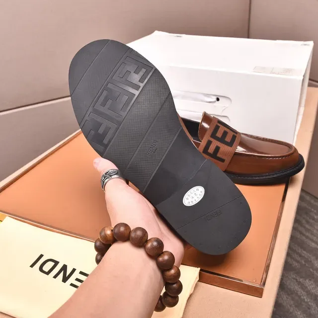 Fendi Logo Strap Loafer Marron Noir Cuir Poli Elastique Loafer 3