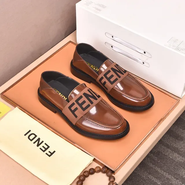 Fendi Logo Strap Loafer Marron Noir Cuir Poli Elastique Loafer 9