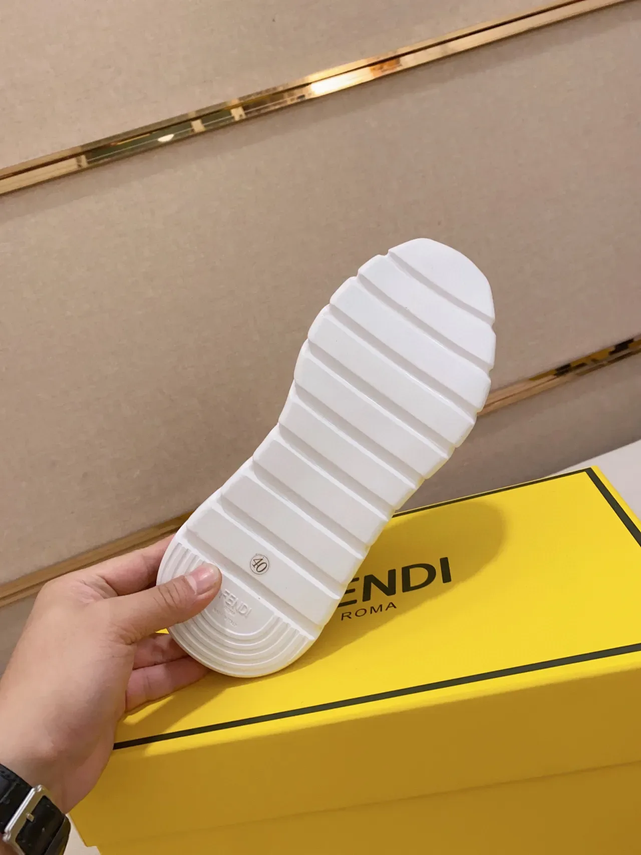 Fendi Monster Eye Sneaker Jaune Noir Blanc Lifestyle 2