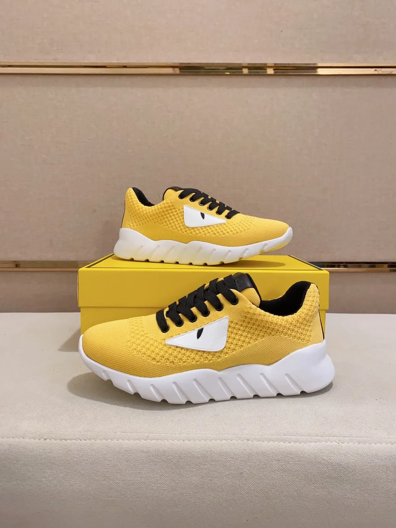 Fendi Monster Eye Sneaker Jaune Noir Blanc Lifestyle 4