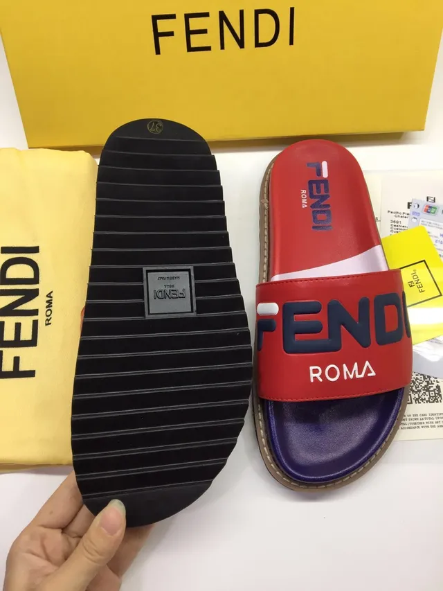 Fendi Roma Rouge Marine Logo-Print Bride Deux Tons Cuir Supérieur Pantoufles 4