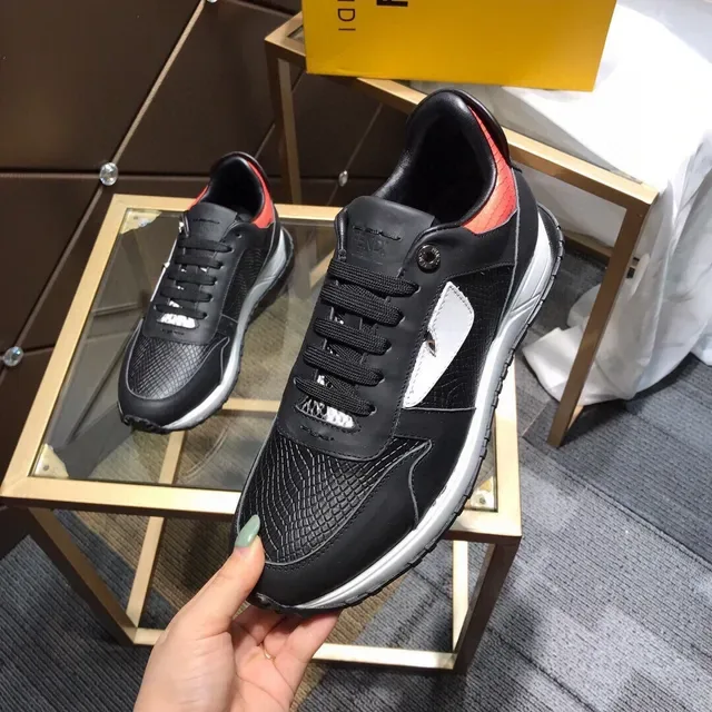 Fendi Run Away noir rouge blanc sneakers lifestyle 3