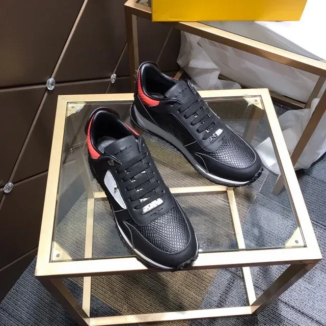 Fendi Run Away noir rouge blanc sneakers lifestyle 6