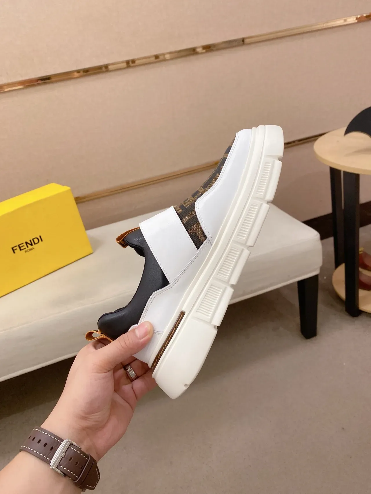 Fendi baskets lifestyle blanches et brunes slip-on monogrammées 5