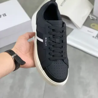 Bally أسود أبيض جلدي مطفي الجزء العلوي الإصبع المثقوب حذاء أسلوب حياة
