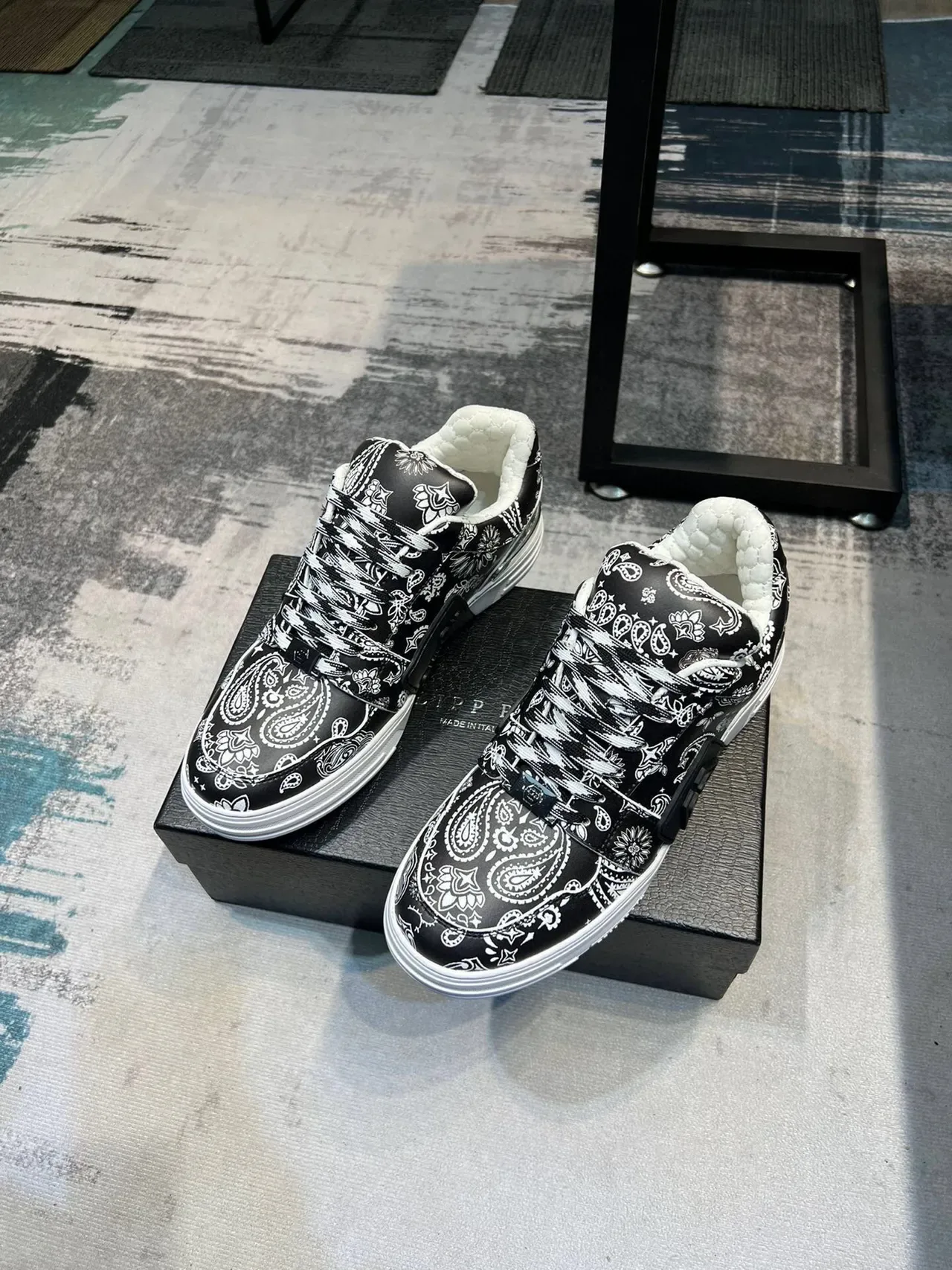 Black and White Bandana-Print Platform Lifestyle Sneaker 6