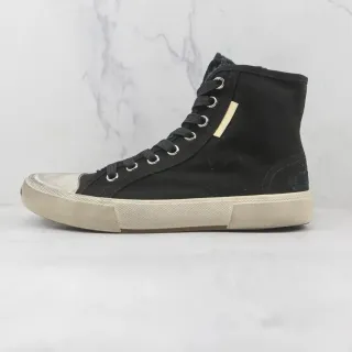 Tênis preto e bege de cano alto com upper de canvas