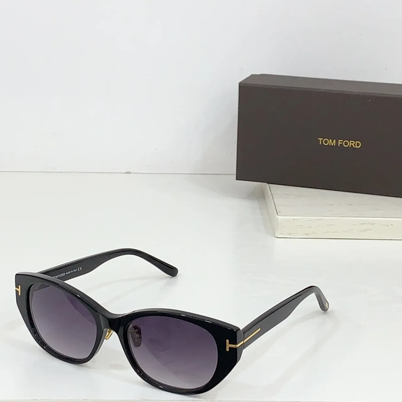 Black Cat-Eye Gradient Lens Sunglasses 3