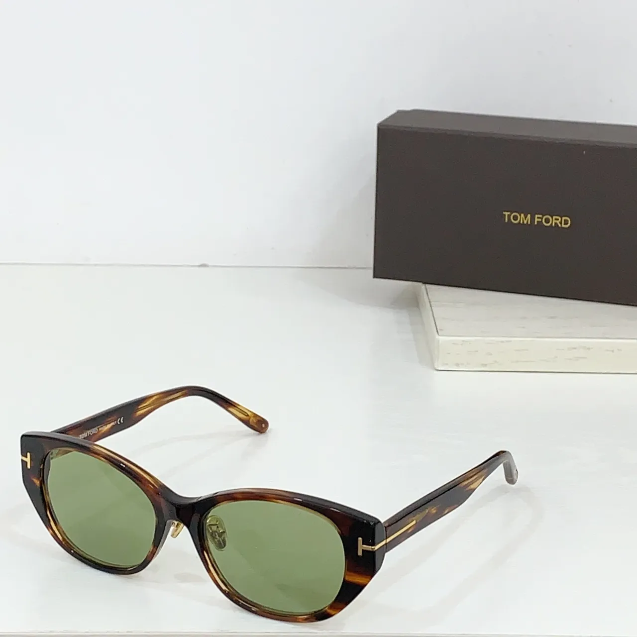 Black Cat-Eye Gradient Lens Sunglasses 5