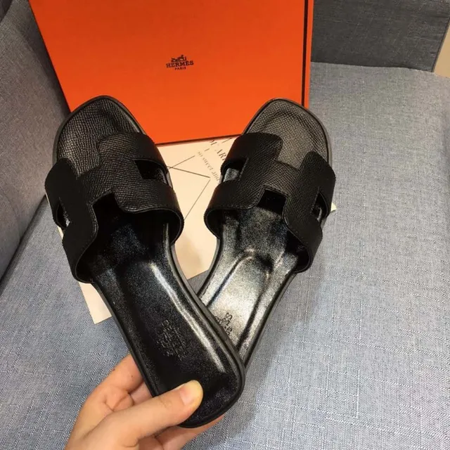Black Dual-Strap Flat Slippers 5