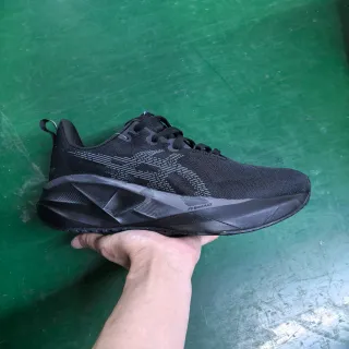 Black FF Blast MAX Cushioning Running Shoe