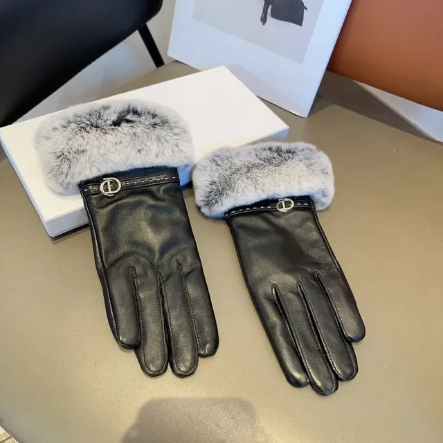 قفازات جلدية سوداء ورمادية مع كم فراء اصطناعي 5