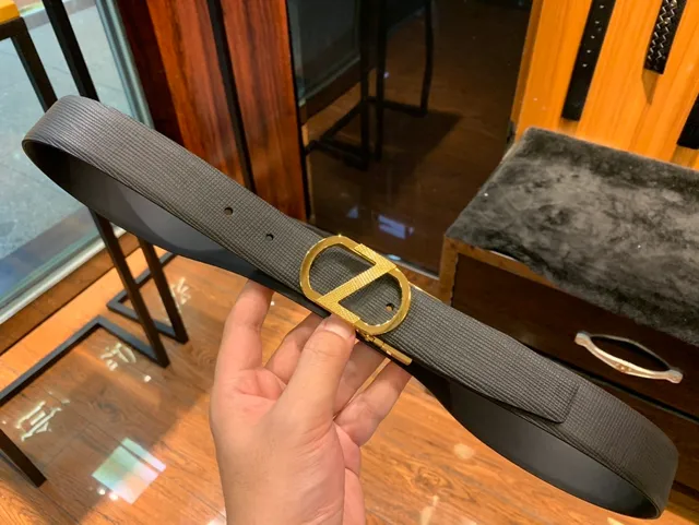 Black Textured Strap Gold-Tone Reversible Buckle Leather Belt 5