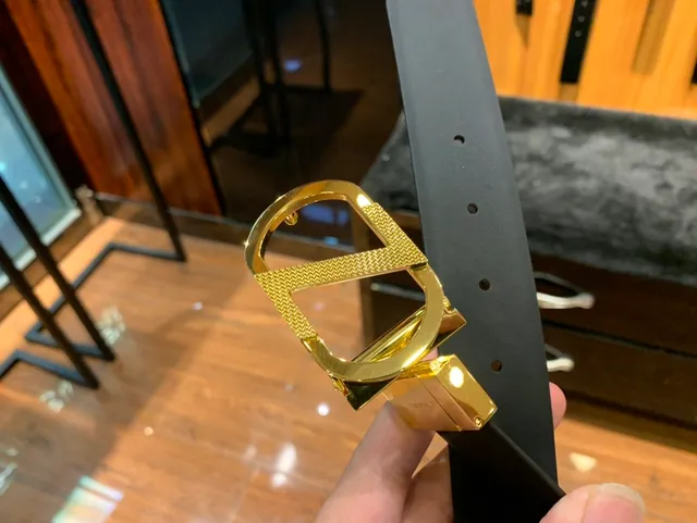 Black Textured Strap Gold-Tone Reversible Buckle Leather Belt 6