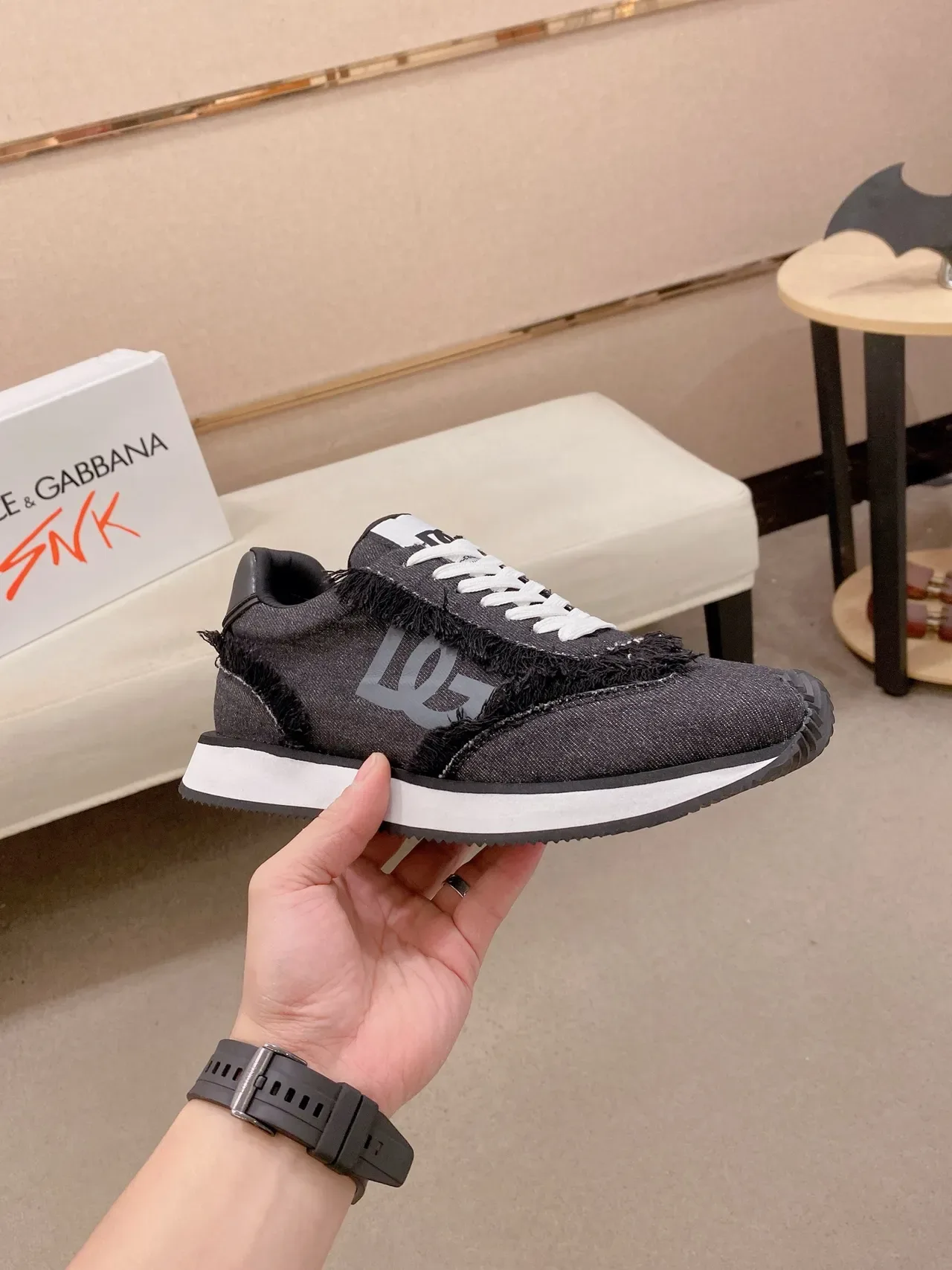 Black White Denim-Textured Upper Frayed Edge Detailing Sneakers 5