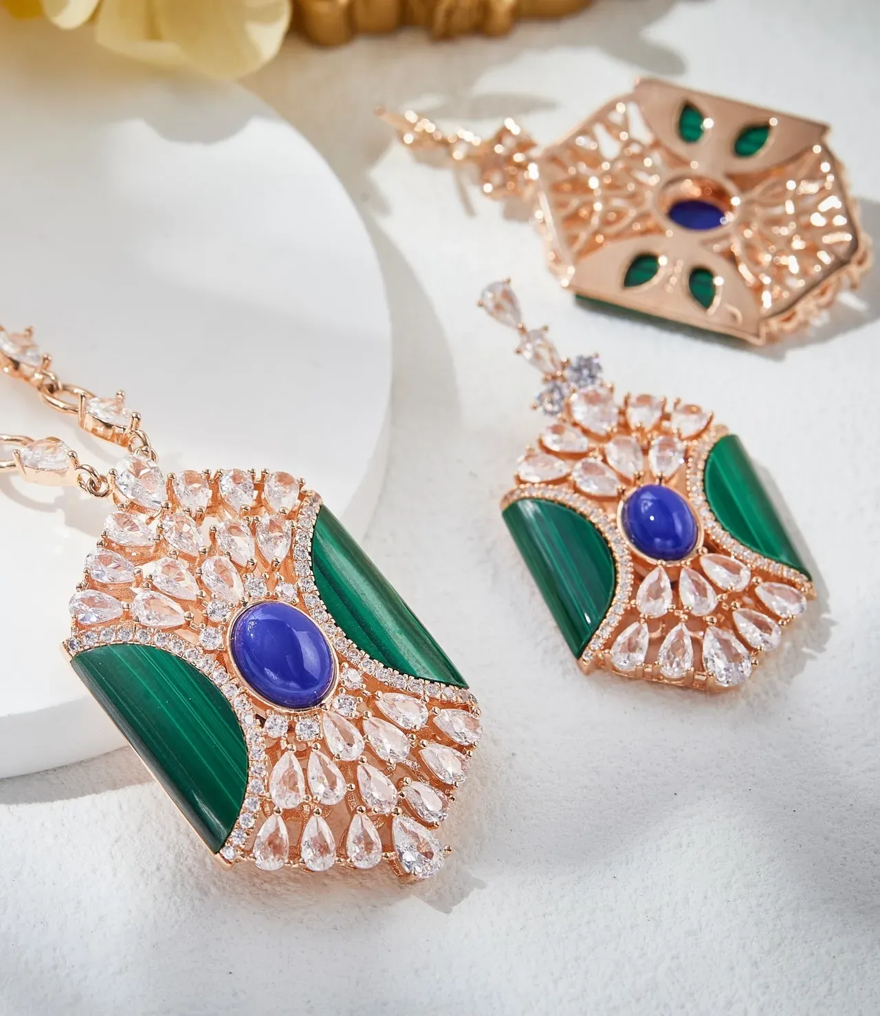 Blue Green Rose Gold-Tone Link Chain Cabochon Stones Necklace 5
