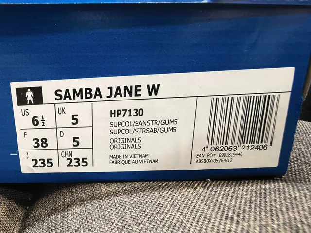 Sapatos Mary Jane de couro sintético marrom bege, forro creme, alça T-Bar 2