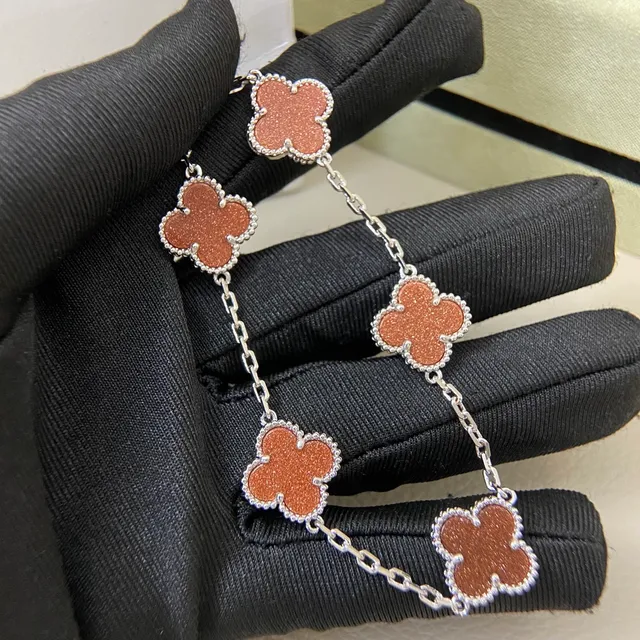 Brown Gold Clover-Shaped Charms Glittery Stone Inlay Bracelet 2