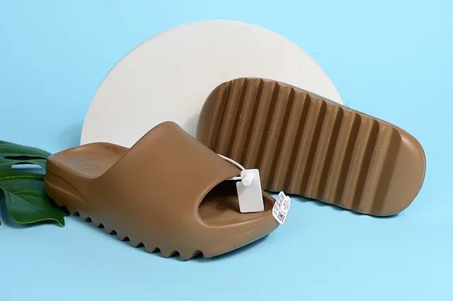 Brown Molded Monochrome Sole Single-Strap Slide Slippers 6