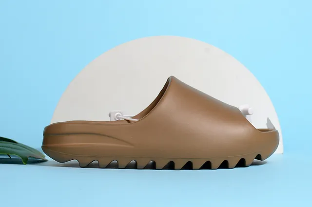 Brown Molded Monochrome Sole Single-Strap Slide Slippers 7