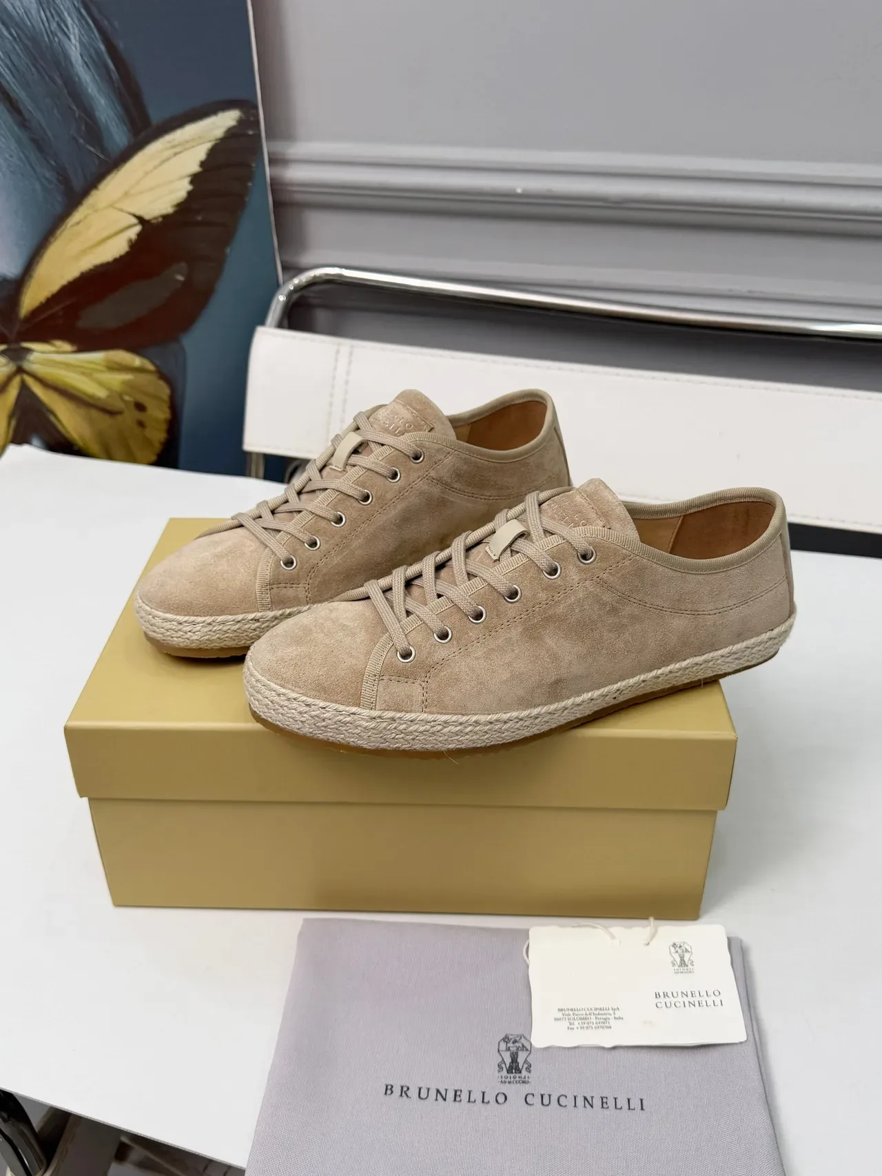 Brunello Cucinelli Sapatos boat de camurça bege com cadarços 5