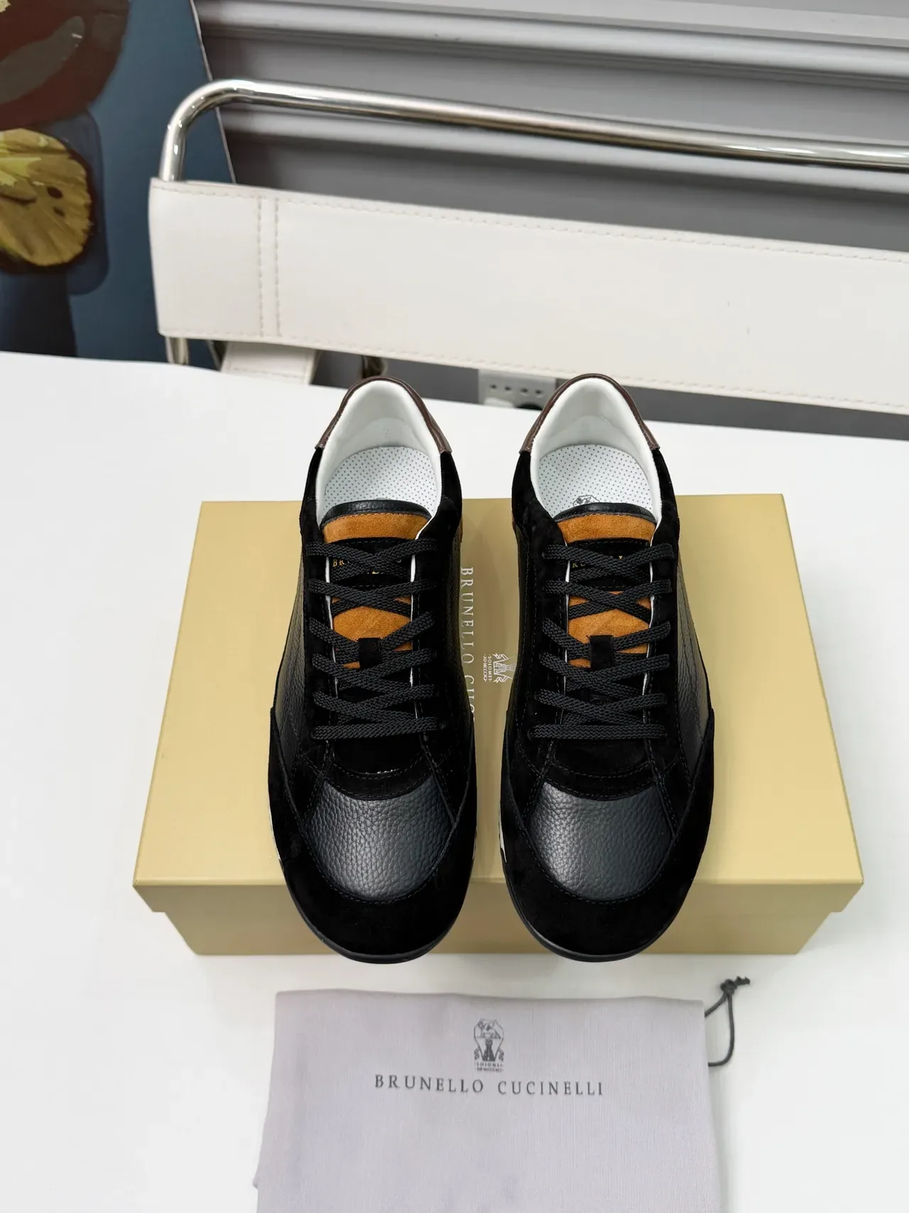 Brunello Cucinelli Sneakers Lifestyle en Daim et Cuir Noir et Tan 5