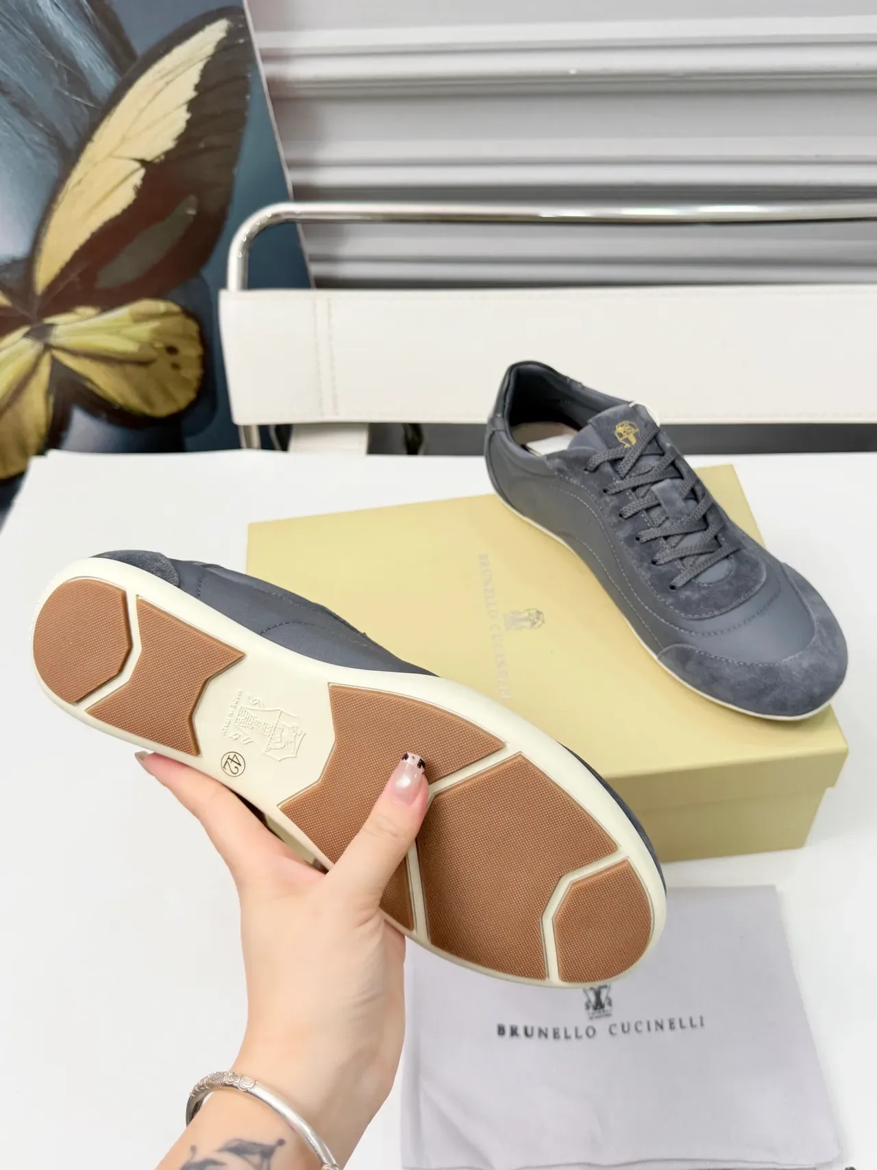 Brunello Cucinelli Sapatilhas Lifestyle Cinza de Camurça e Couro Paineladas 2
