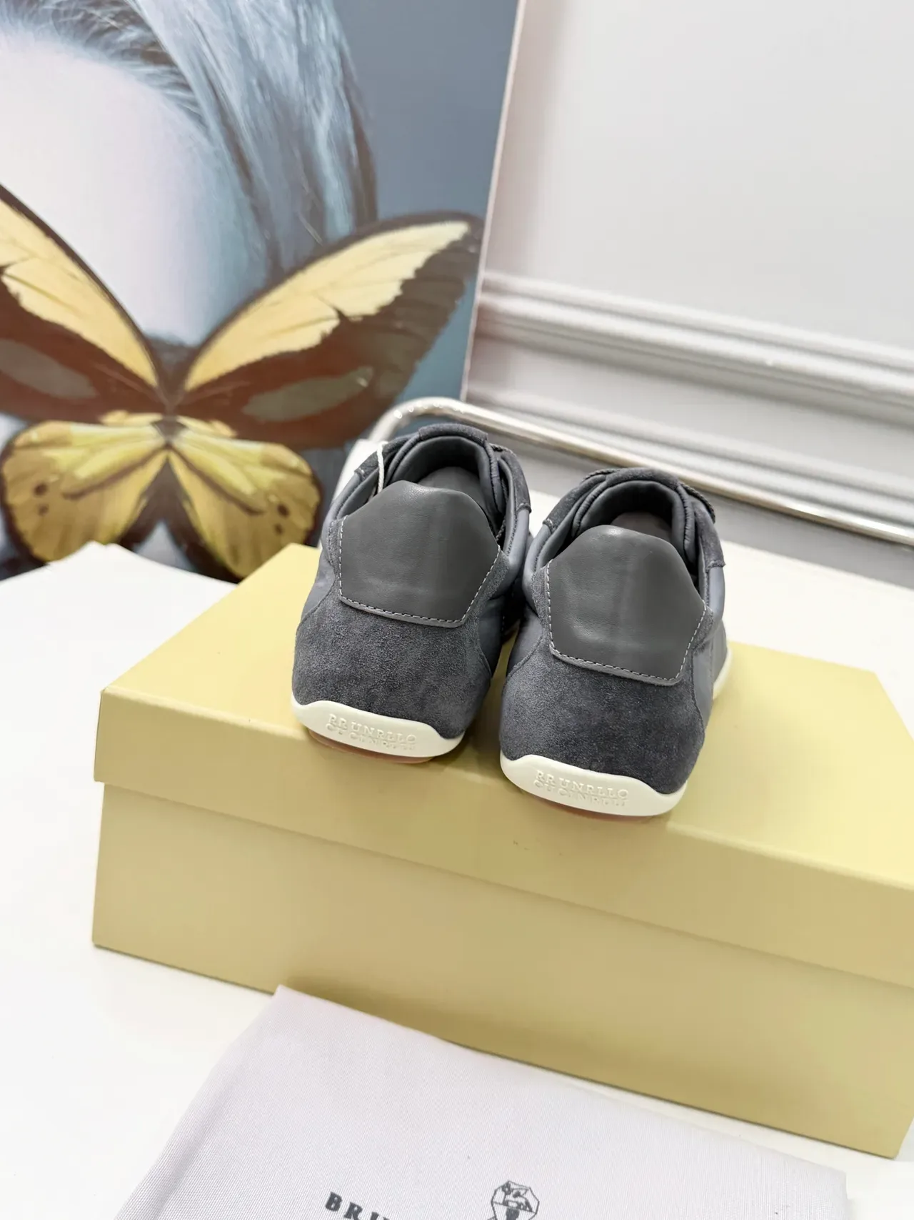Brunello Cucinelli Sapatilhas Lifestyle Cinza de Camurça e Couro Paineladas 4