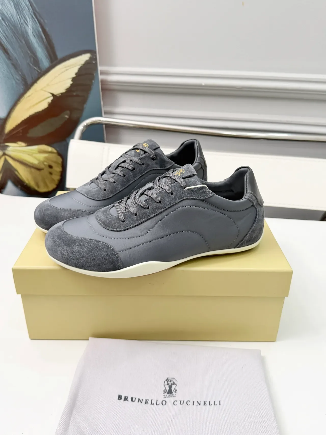 Brunello Cucinelli Sapatilhas Lifestyle Cinza de Camurça e Couro Paineladas 5