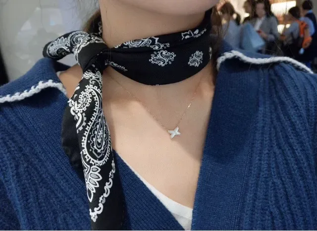 CHAUMET Pendentif Croix en Forme de X Mère de Perle 9
