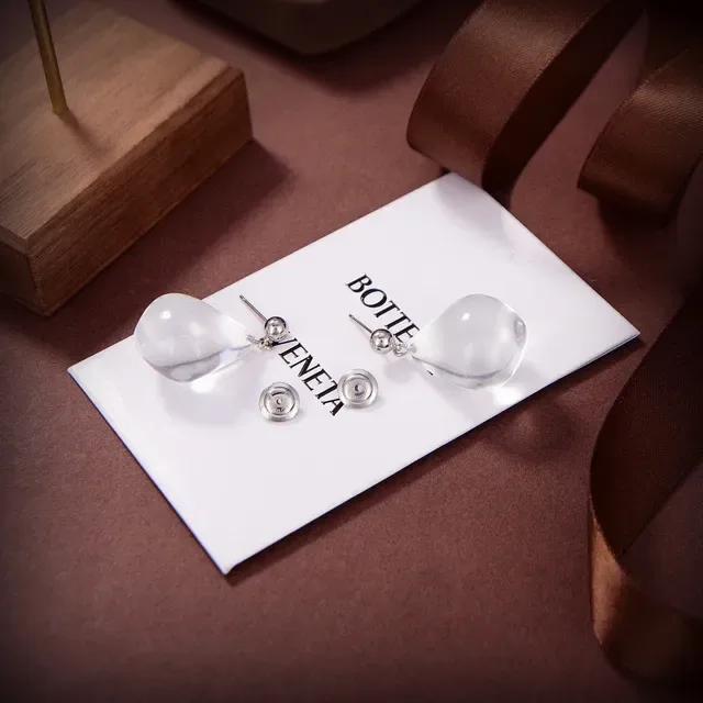 Clear Faceted Teardrop Dangling Earrings 3