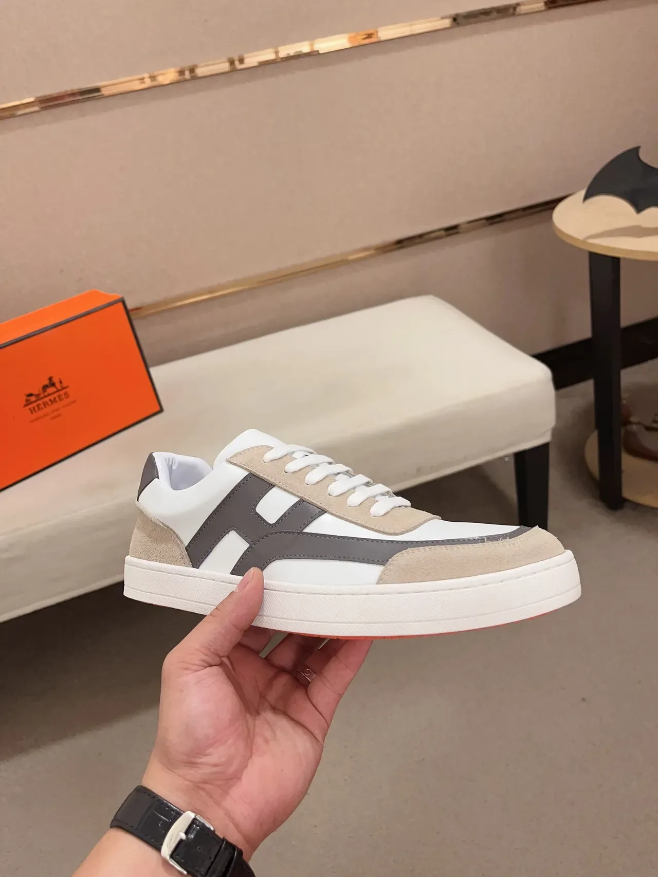 Color-Blocked Panelled Low-Top Lifestyle Sneaker 4