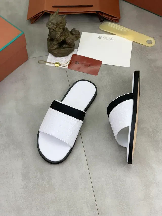 Crocodile-Embossed Single-Strap Contrast-Band Slippers 5