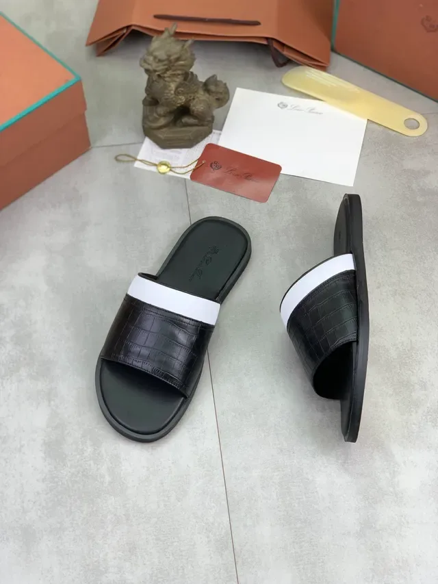Crocodile-Embossed Single-Strap Contrast-Band Slippers 6