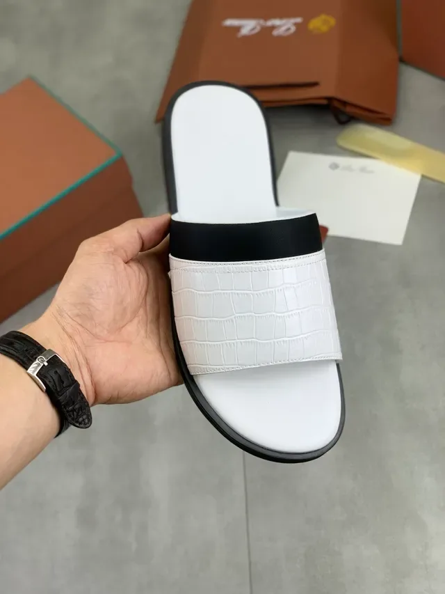 Crocodile-Embossed Single-Strap Contrast-Band Slippers 10