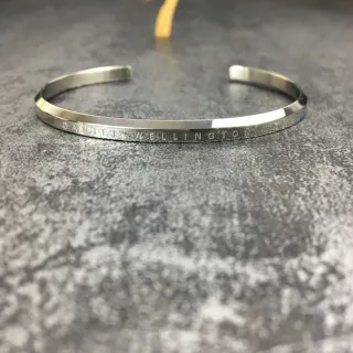 Daniel Wellington Clásico Cuff Plata Pulsera Minimalista Grabada