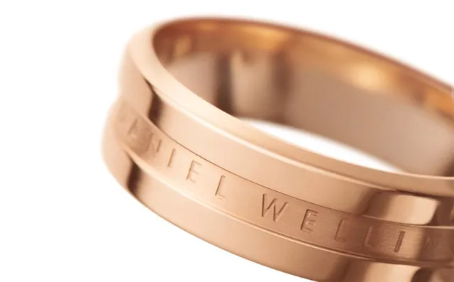 Daniel Wellington Engraved Rose Gold Minimalist Ring 5