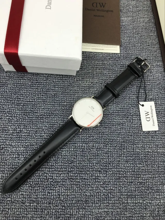 Daniel Wellington সাদা কালো মিনিমালিস্ট ডায়াল ক্রিস্টাল ঘণ্টা মার্কার কোয়ার্টজ ঘড়ি 4