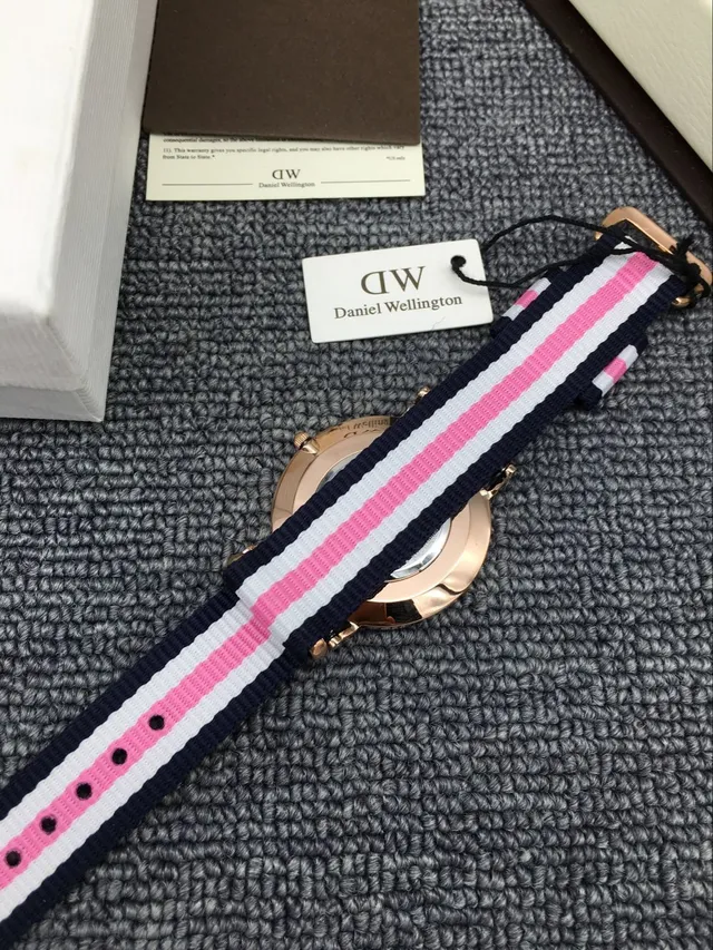 Daniel Wellington White Pink Minimalist Dial Rose Gold-Tone Case Quartz Watch 2