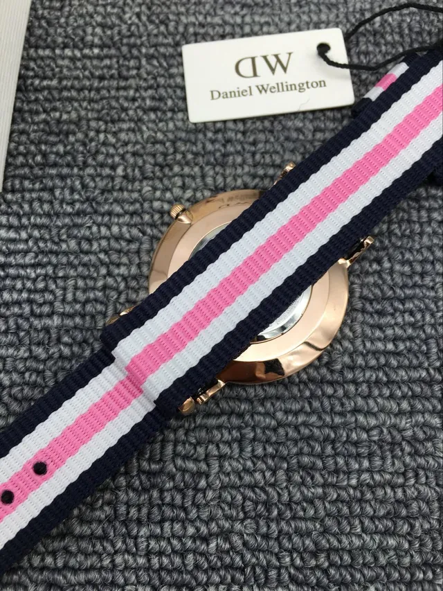 Daniel Wellington White Pink Minimalist Dial Rose Gold-Tone Case Quartz Watch 6