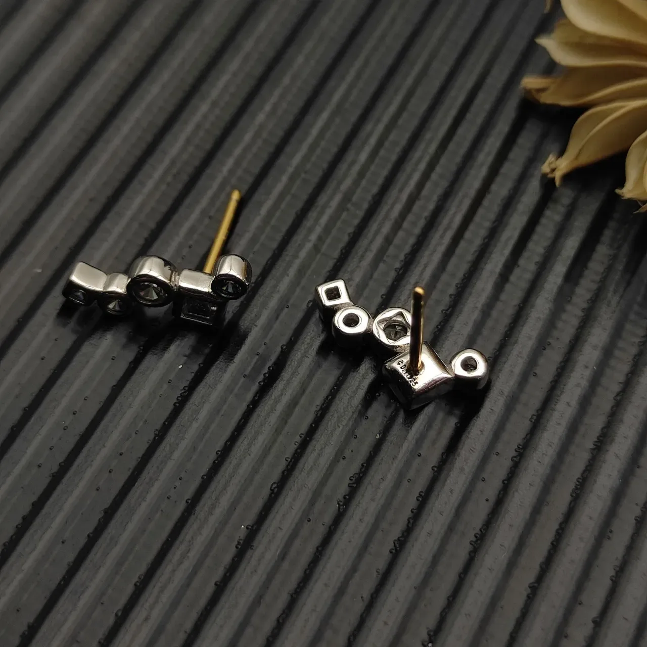 David Yurman Asymmetrical Cluster Stud Earrings 9
