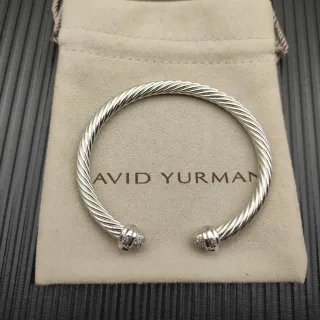 David Yurman Cable Classics سوار فضي بيج ملتف Pavé ماس غطاء النهاية