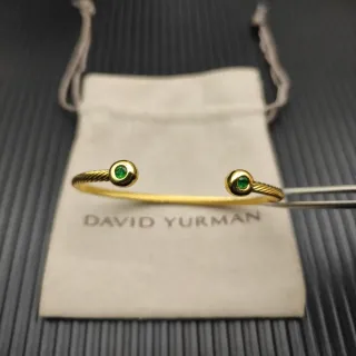 David Yurman سوار ناقل كابل ملتوي ذهبي أخضر بيزرال كروي مرصع حجر