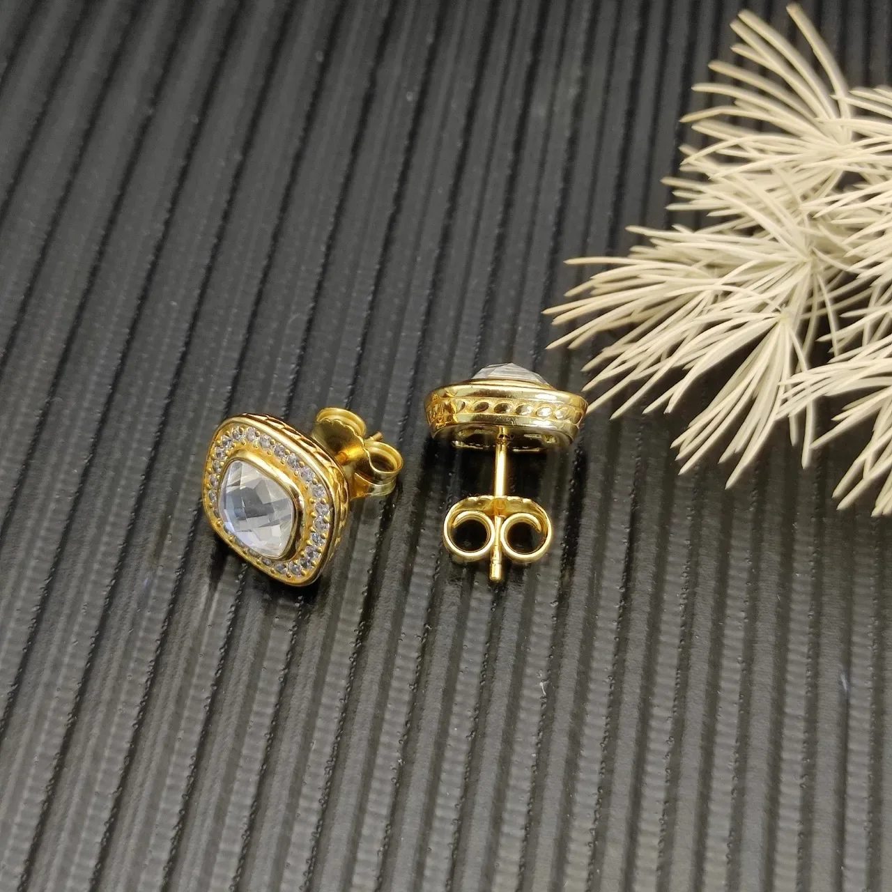 David Yurman Gold-Tone Cushion-Cut Pavé Halo Stud Earrings 5