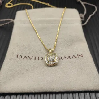 David Yurman قلادة ذهبية بيضاء مربعة متلألعة حبل ملتف bail