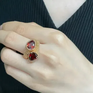 Dual Heart-Cut Red Gemstone Textured Gold-Tone Ring