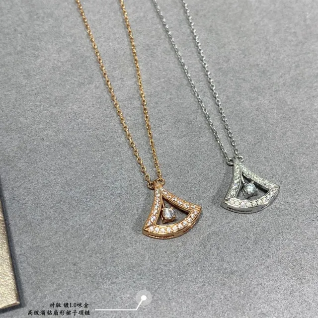Fan-Shaped Pavé Diamond Pendant Necklace 4